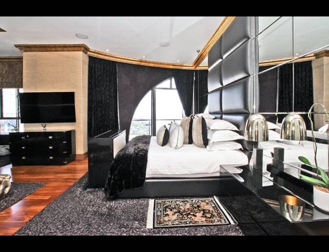 3 BEDROOM APARTMENT FOR SALE IN SANDOWN